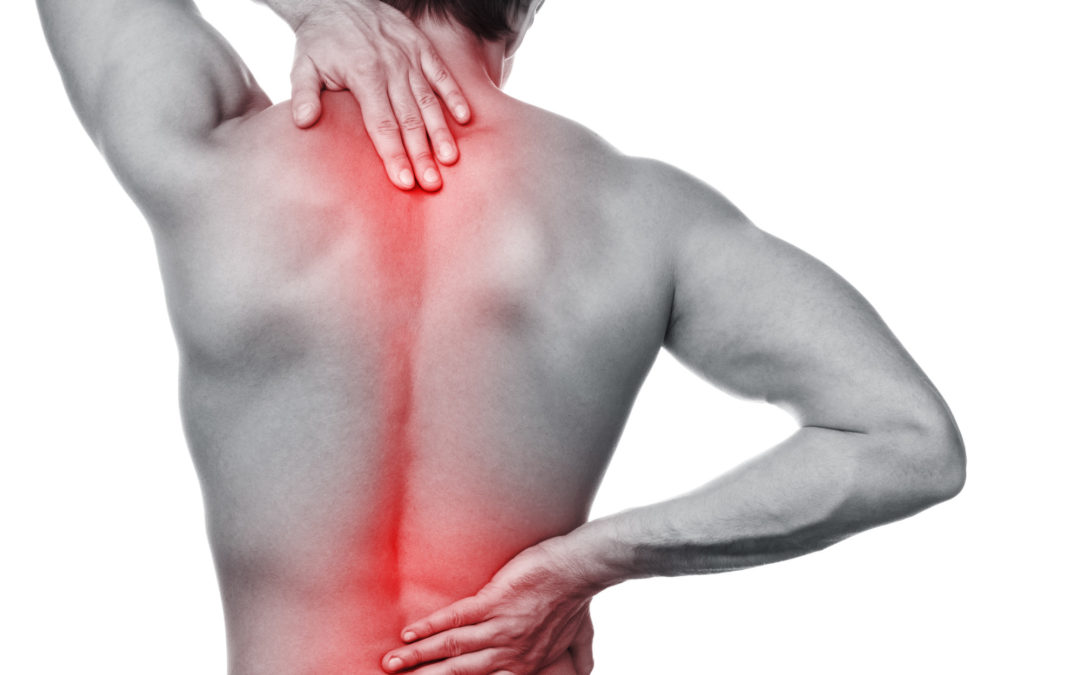 man shoulder with back pain