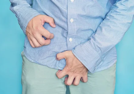 man suffring from pee pain
