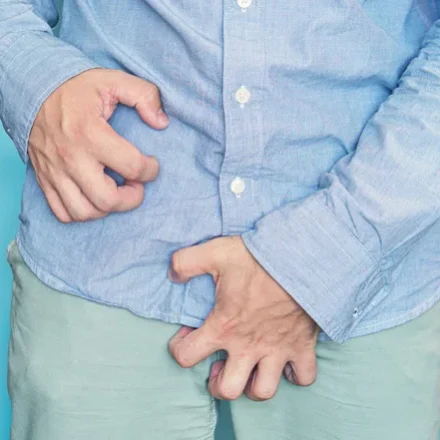 man suffring from pee pain