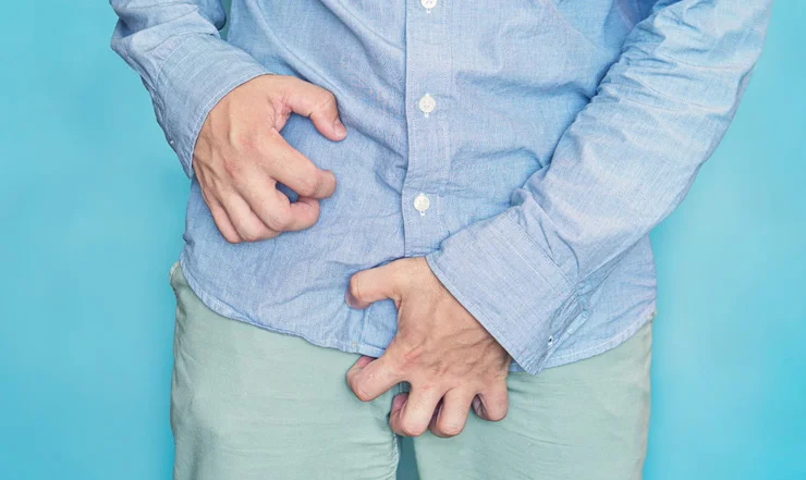 man suffring from pee pain